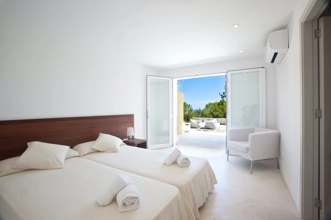 1681371382-Luxury real estates villa to rent Ibiza Azur 27 bedroom.webp